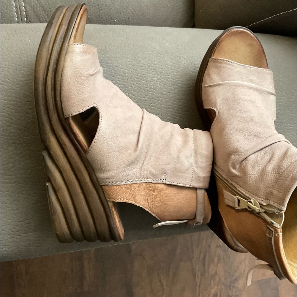 Mix Mooz wedge sandal sz 40